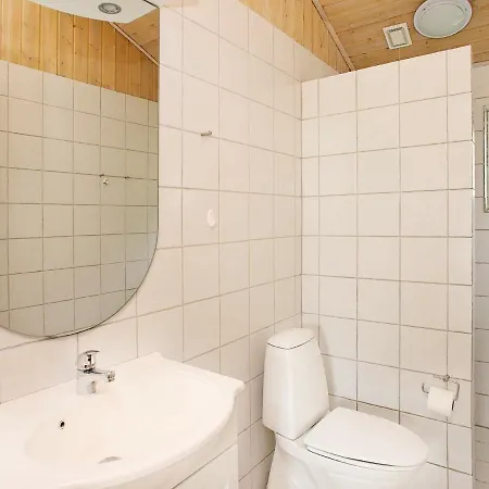Four-bedroom In 2 Ålbæk